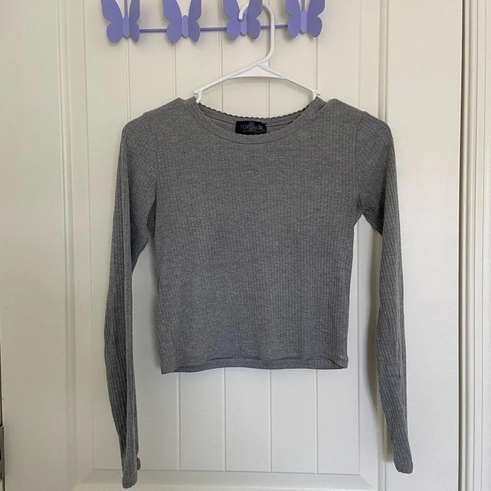 EUC | Top Shop women’s ribbed long sleeve cropped top — size‎ 2